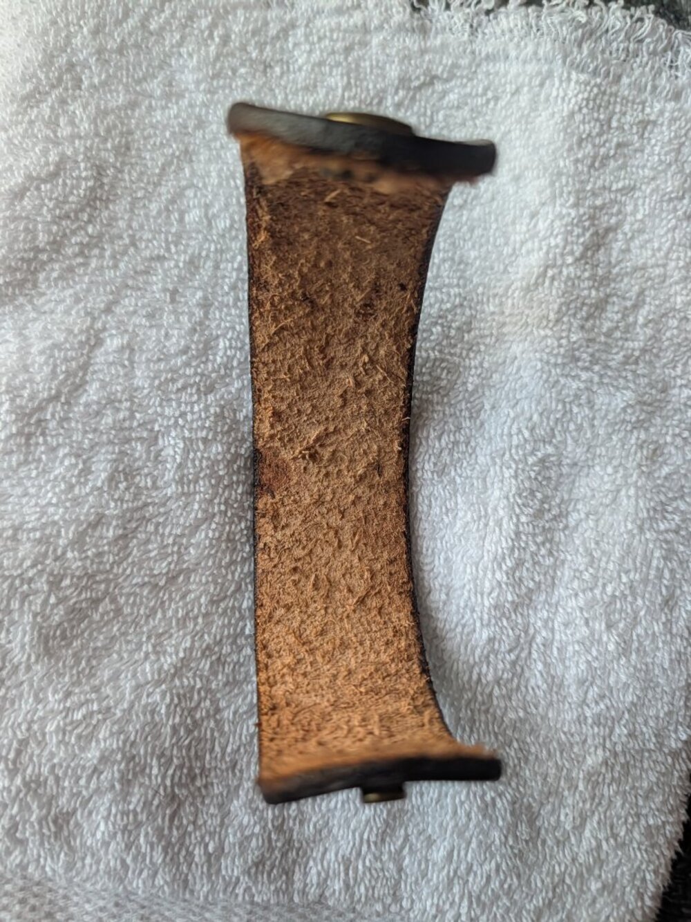 Hand Tooled Carved and Painted Leather Bracelet - Picture 4 of 8